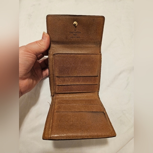 Louis Vuitton Classic Monogram Bi-fold Wallet - Picture 7 of 13